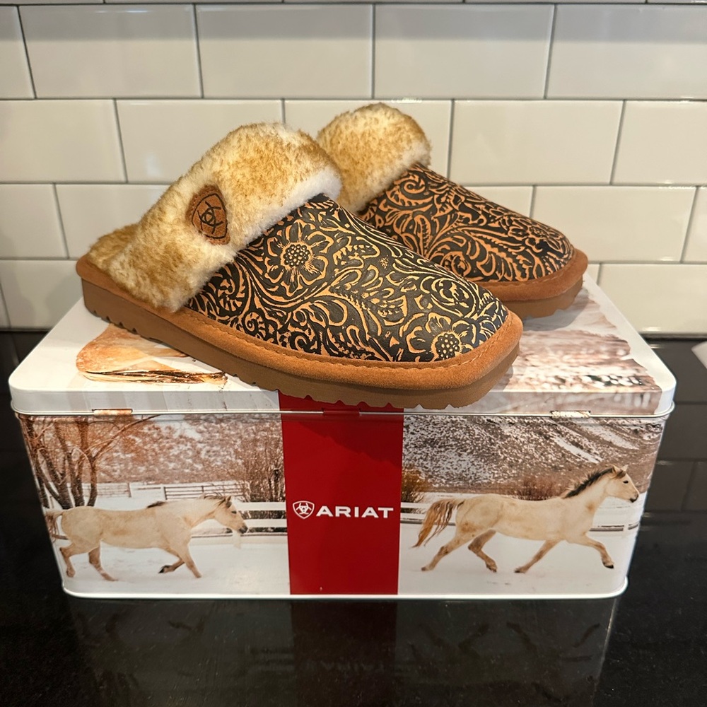 "ARIAT" JACKIE EXOTIC EMBOSSED SLIPPERS - SIZE 8 - NWOT